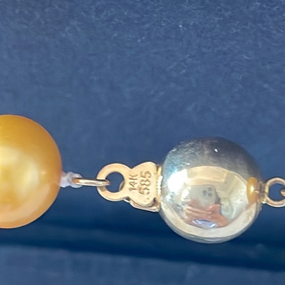 Gold South Sea Pearl Necklace 9mm 14K Gold Hallmark - Picture 7 of 12